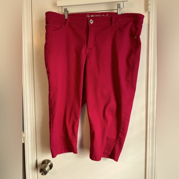 Lee’s Classic Fit Women’s Capri - Picture 1 of 10